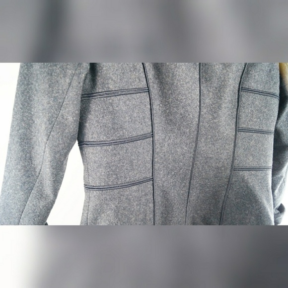 Harvé Benard Petite Wool Blazer - Picture 5 of 8